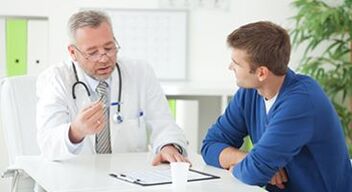 paziente in consultazione con uno specialista